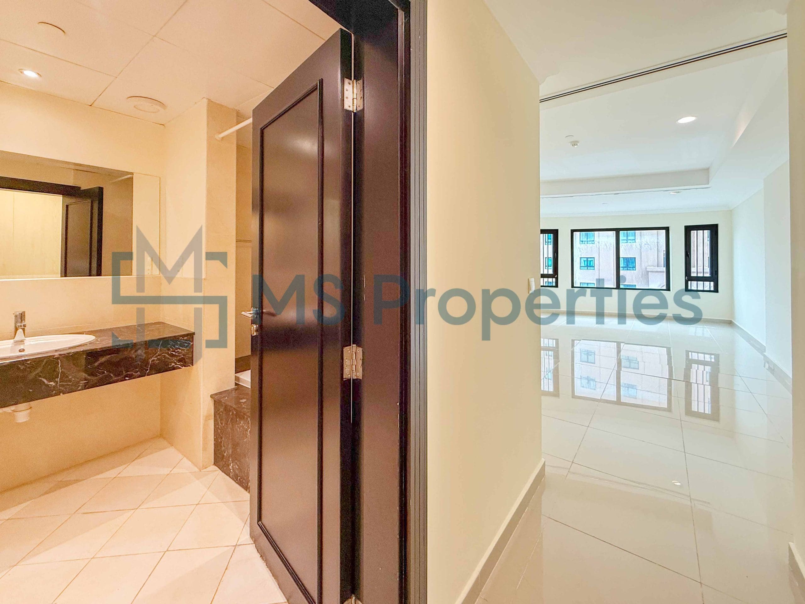 Classic and Spacious 1BHK + Office in The Pearl