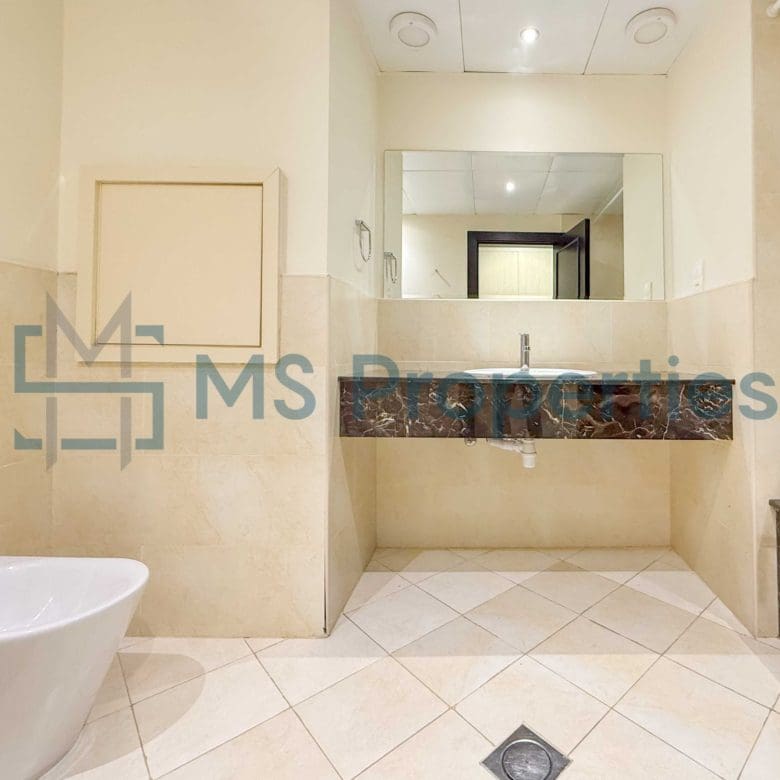 Classic and Spacious 1BHK + Office in The Pearl