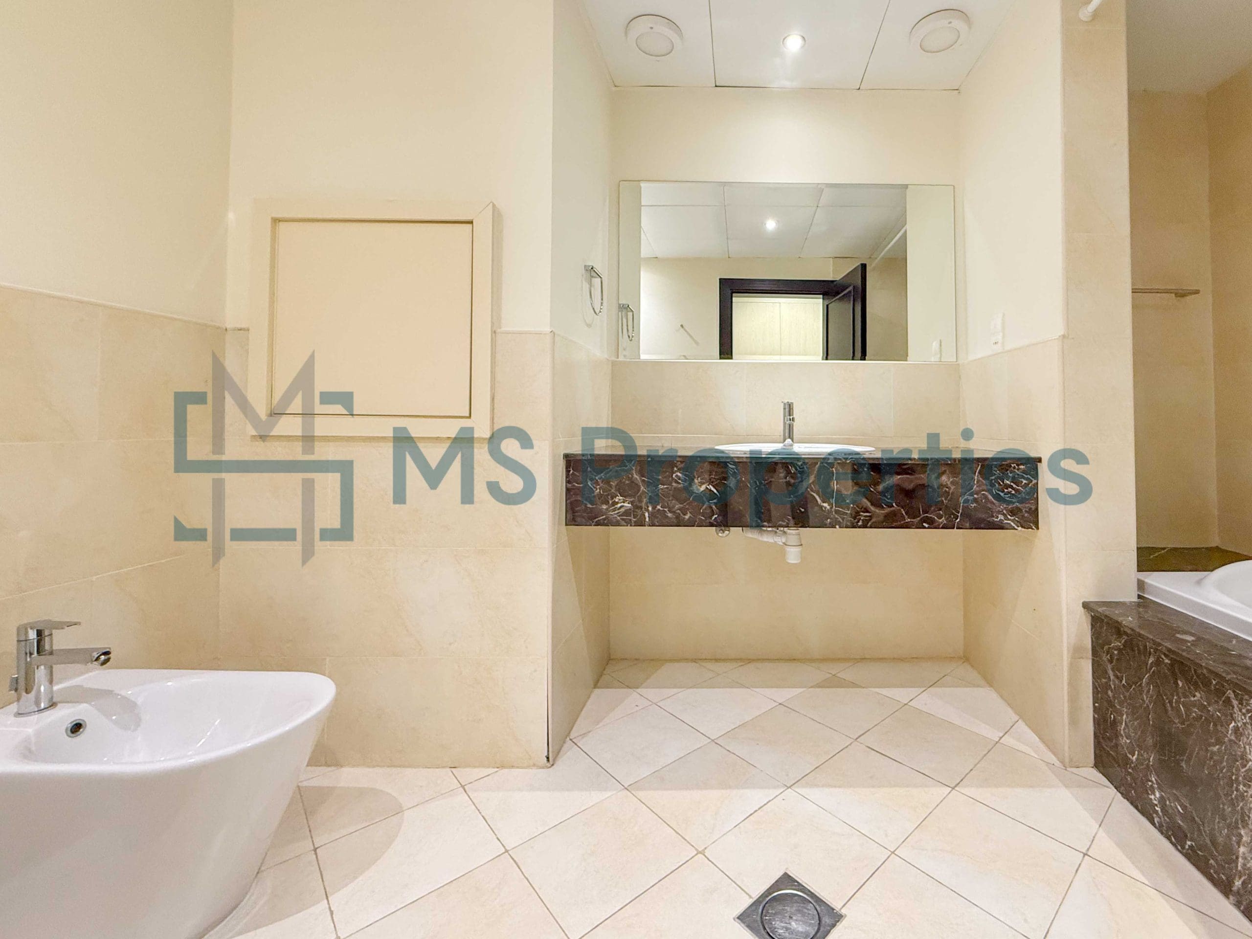 Classic and Spacious 1BHK + Office in The Pearl