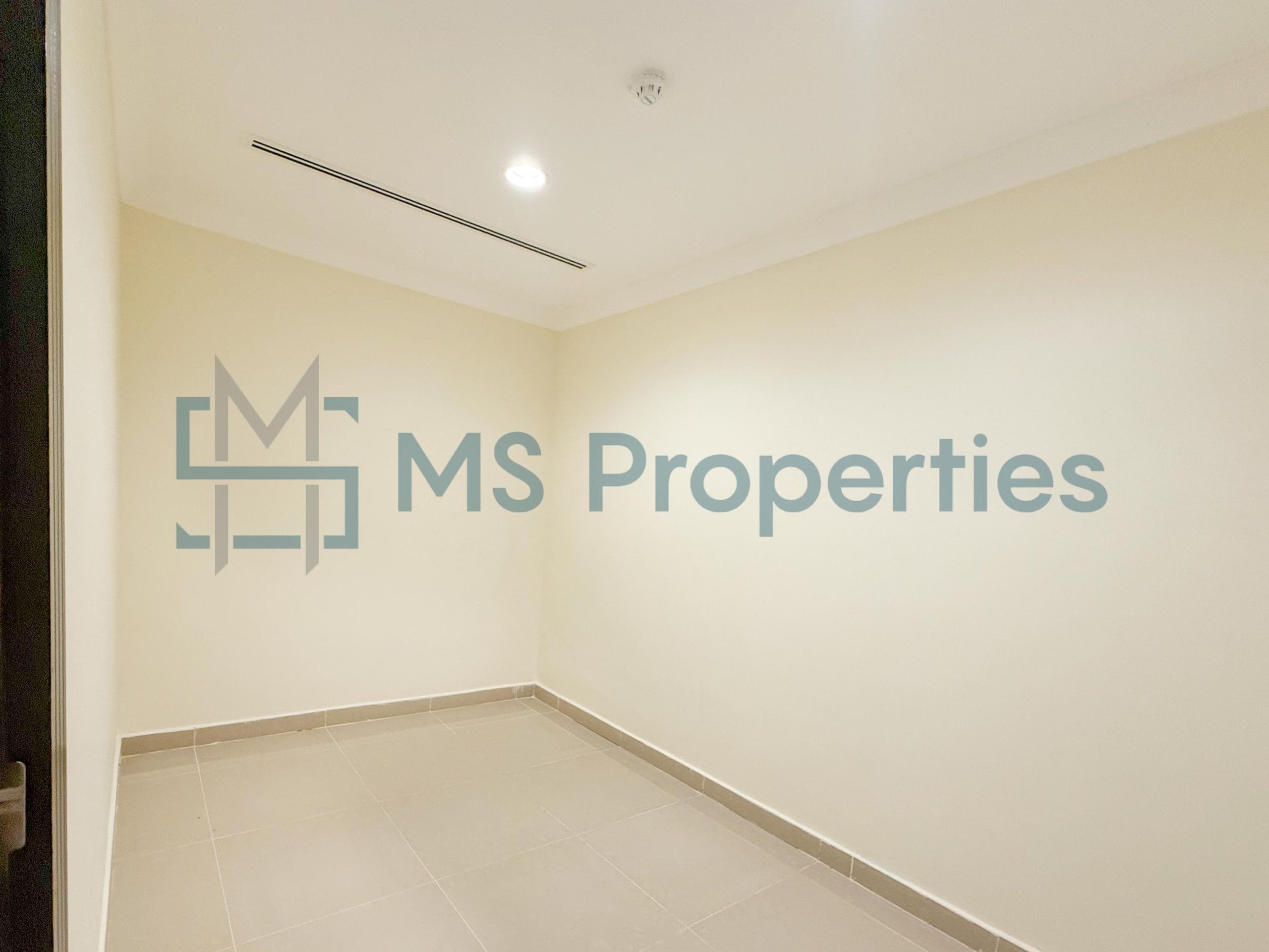 Classic and Spacious 1BHK + Office in The Pearl