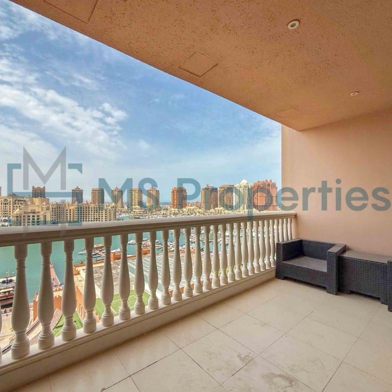 Beautiful 3BHK Apartment with Marina View Balcony