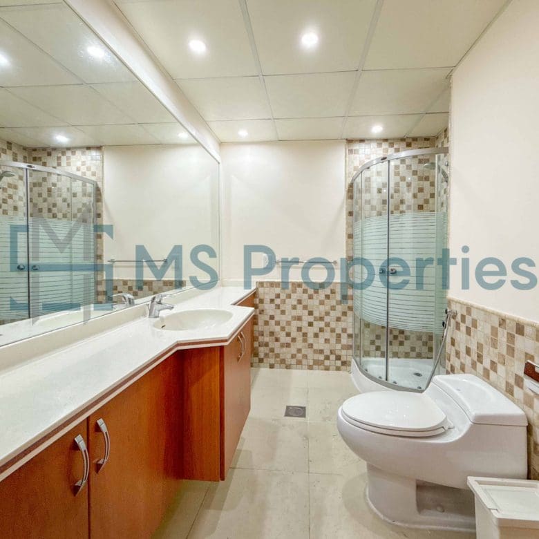 Beautiful 3BHK Apartment with Marina View Balcony