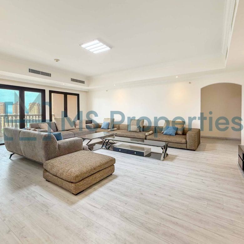 Beautiful 3BHK Apartment with Marina View Balcony