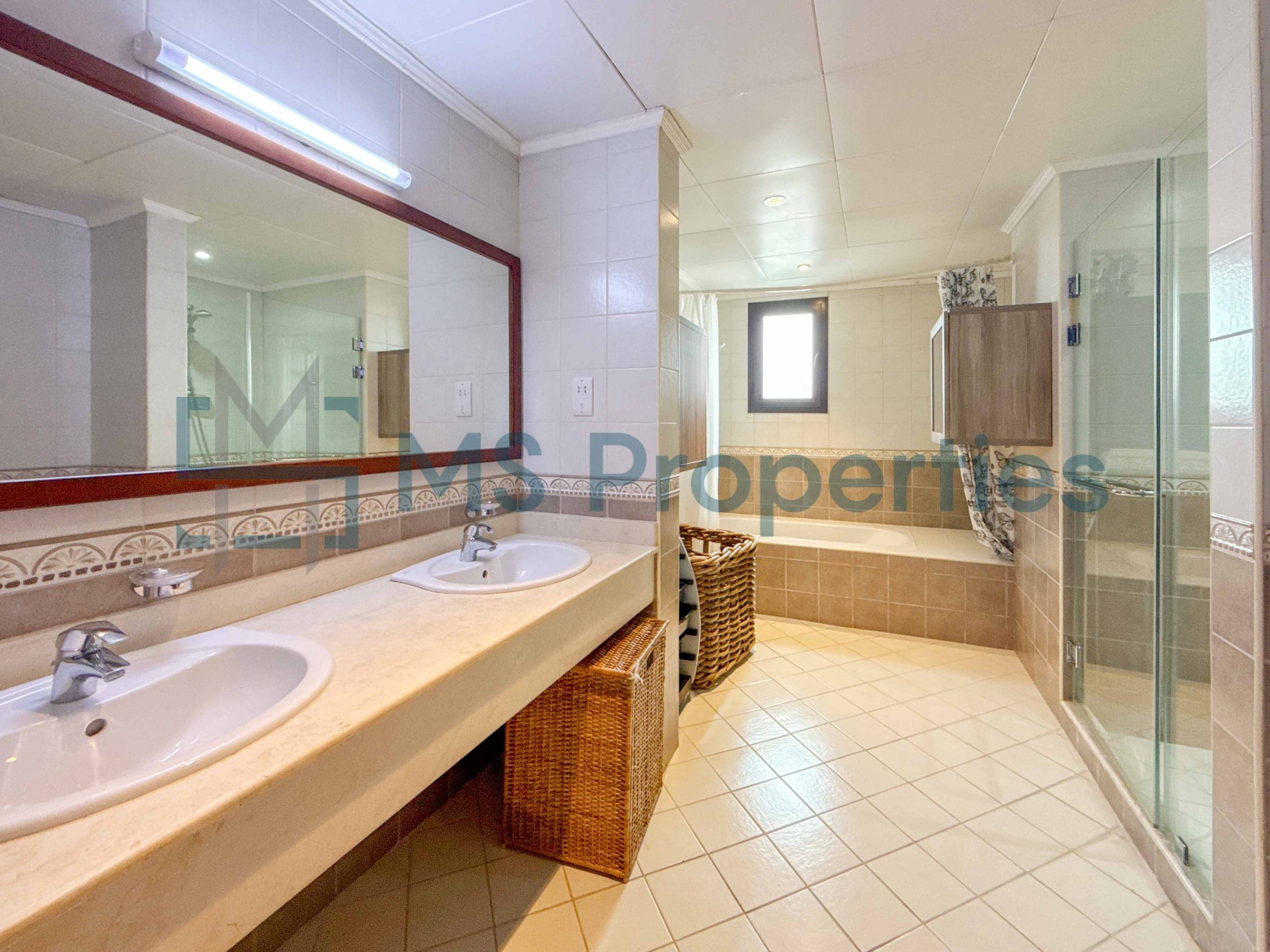Luxurious 2Bedroom Flat with Stunning Balcony View