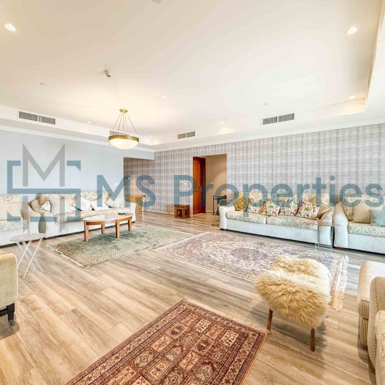 Luxurious 2Bedroom Flat with Stunning Balcony View