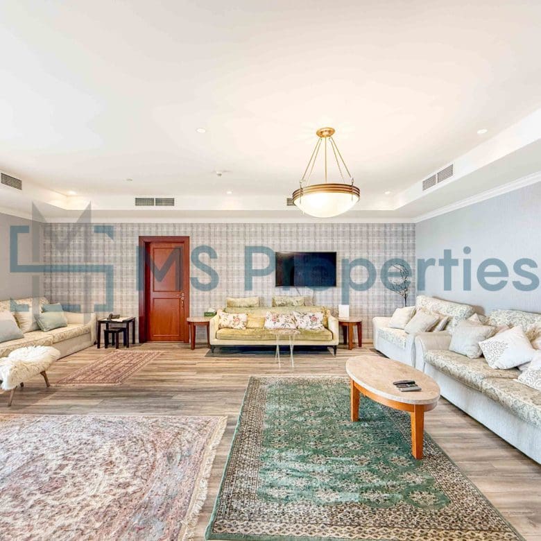 Luxurious 2Bedroom Flat with Stunning Balcony View