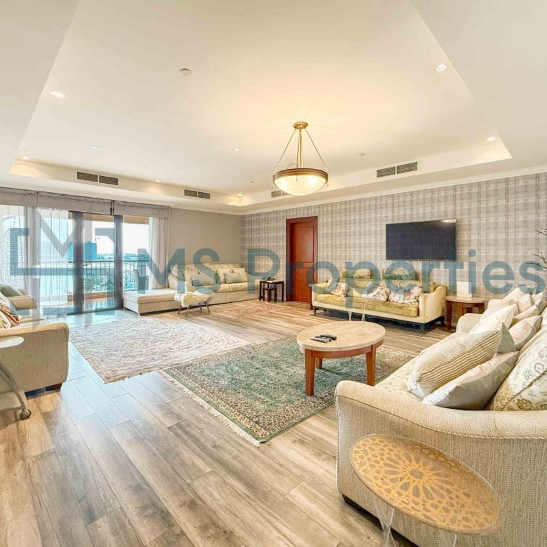 Luxurious 2Bedroom Flat with Stunning Balcony View