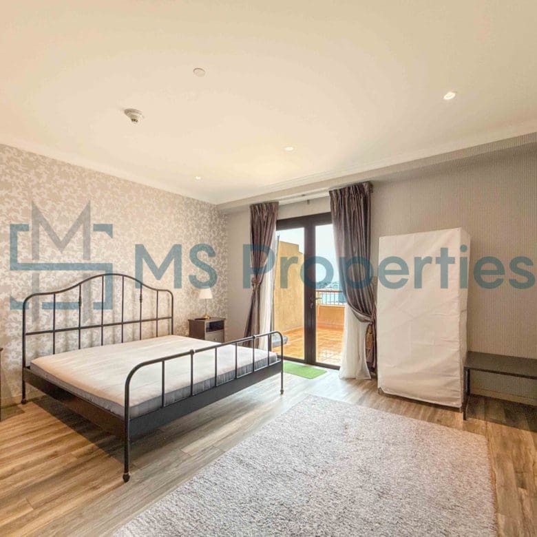 Luxurious 2Bedroom Flat with Stunning Balcony View