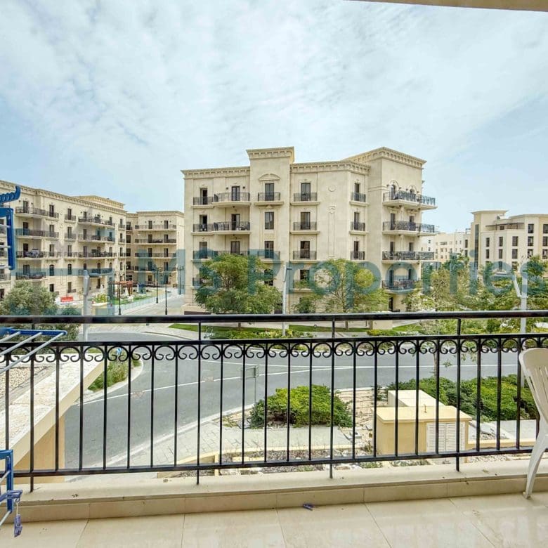Studio Apartment with Balcony | Bills Including