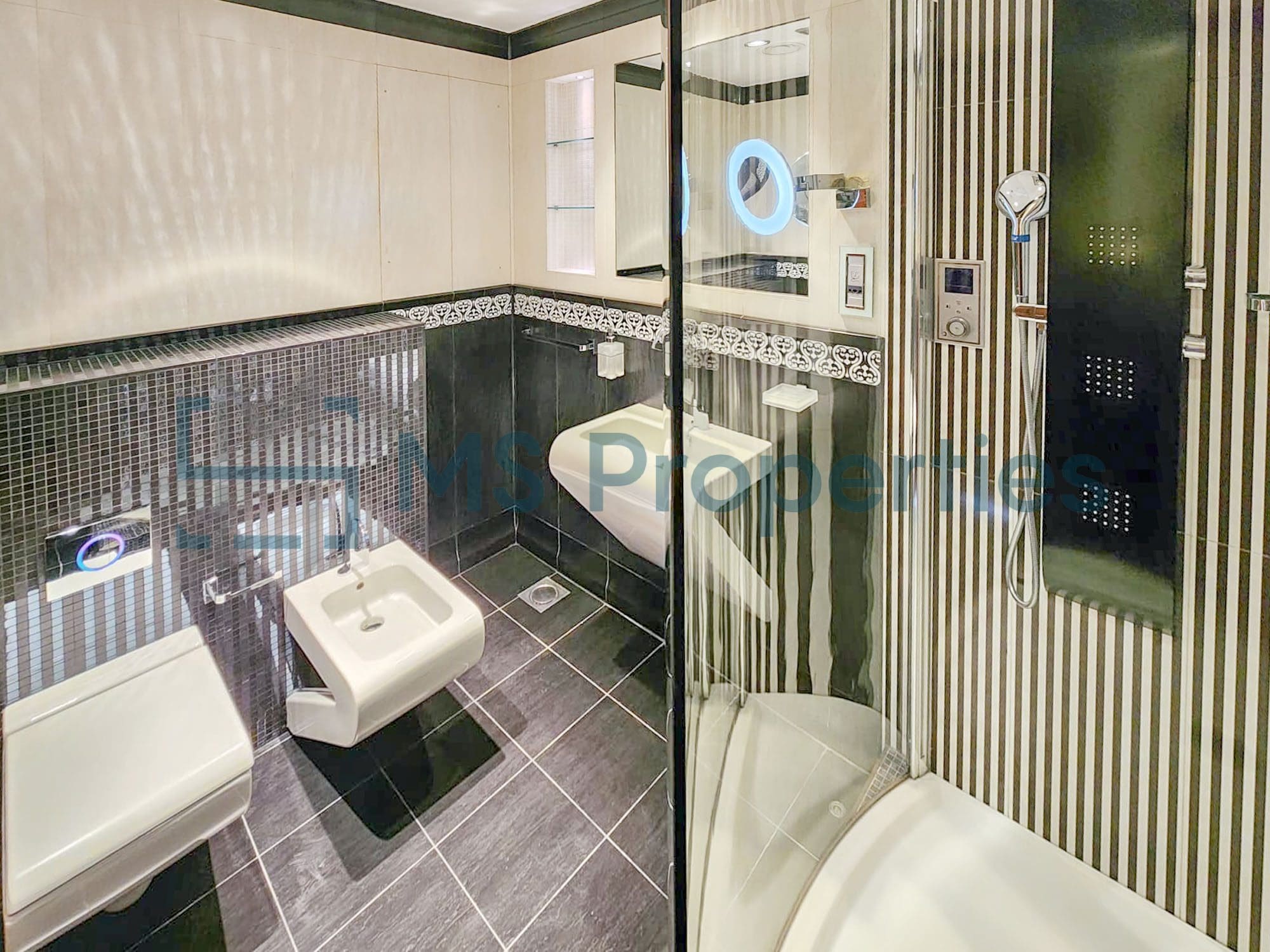 Spacious and Luxurious 2BHK | Amazing View Balcony