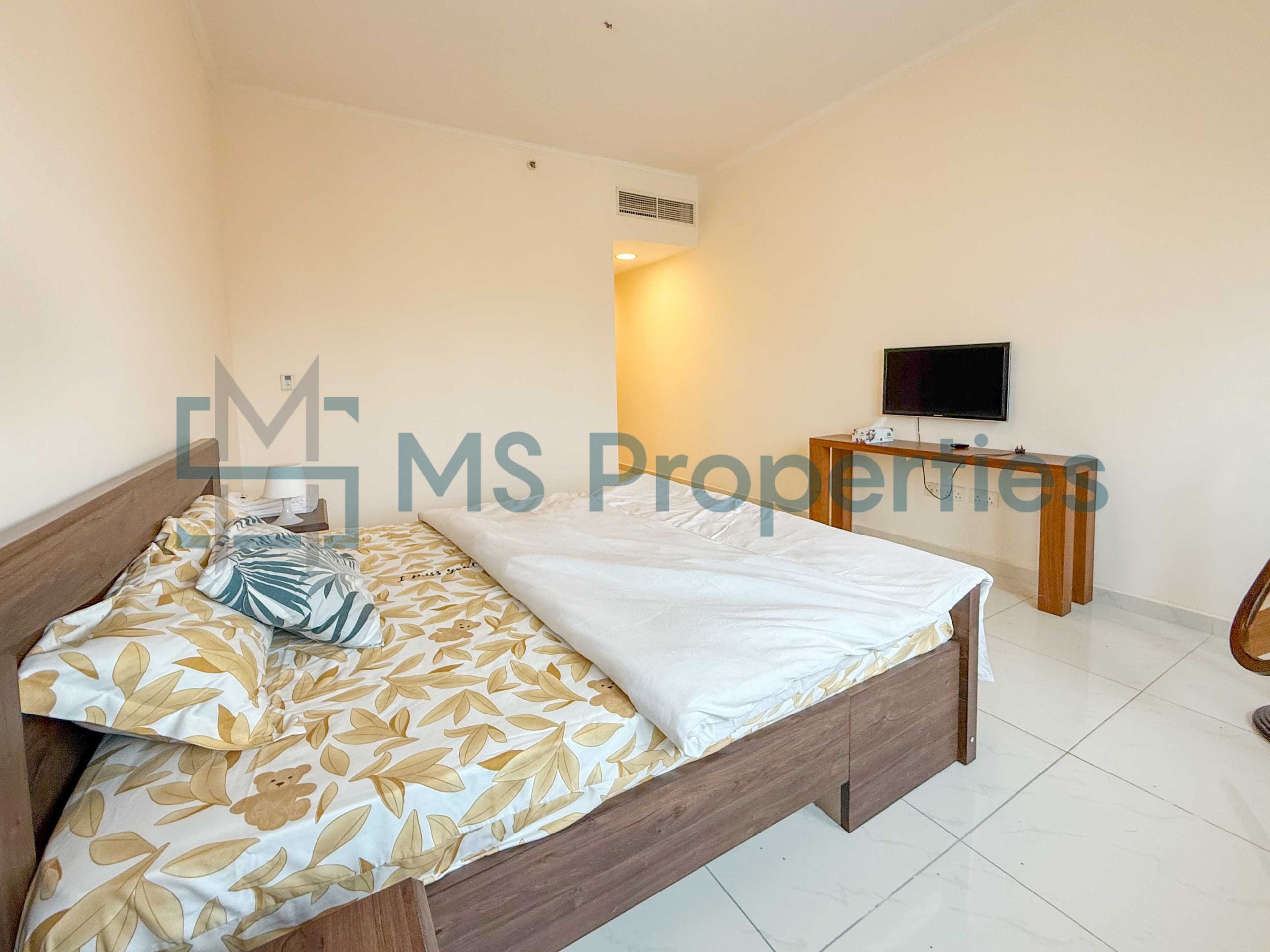 Ready to Move-In 1 Bedroom Flat with Great View