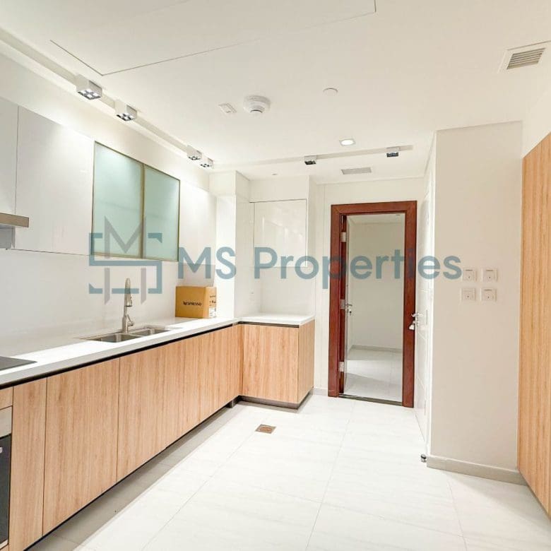 Beautiful Scenery 2BR+Maid Apartment with Balcony