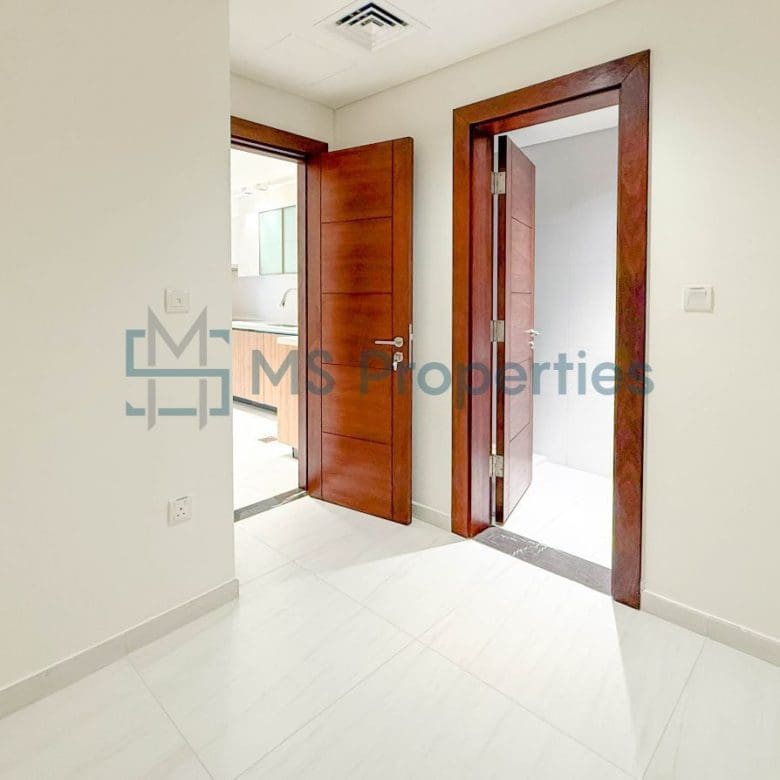Beautiful Scenery 2BR+Maid Apartment with Balcony