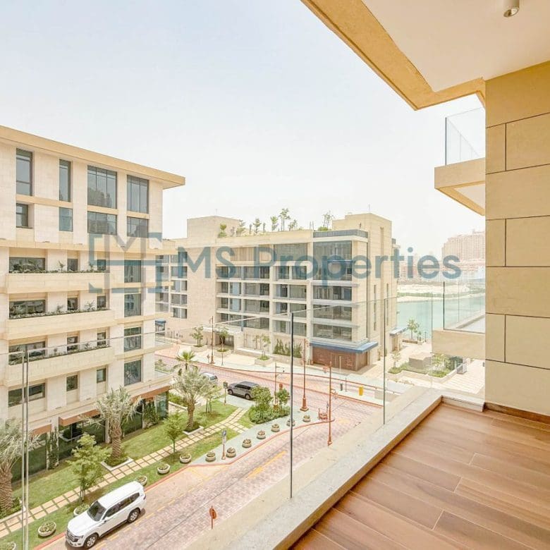 Beautiful Scenery 2BR+Maid Apartment with Balcony