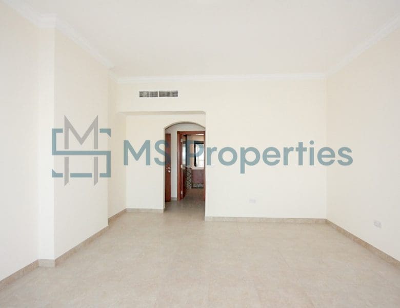 2 BHK Flat with Amazing Full Marina View Balcony