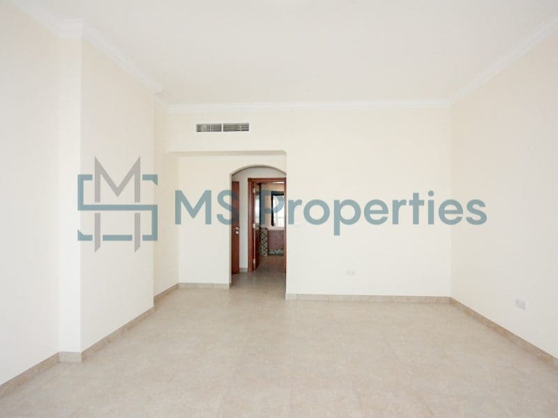 2 BHK Flat with Amazing Full Marina View Balcony