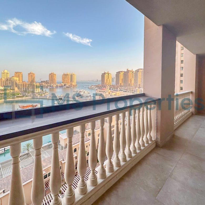 2 BHK Flat with Amazing Full Marina View Balcony