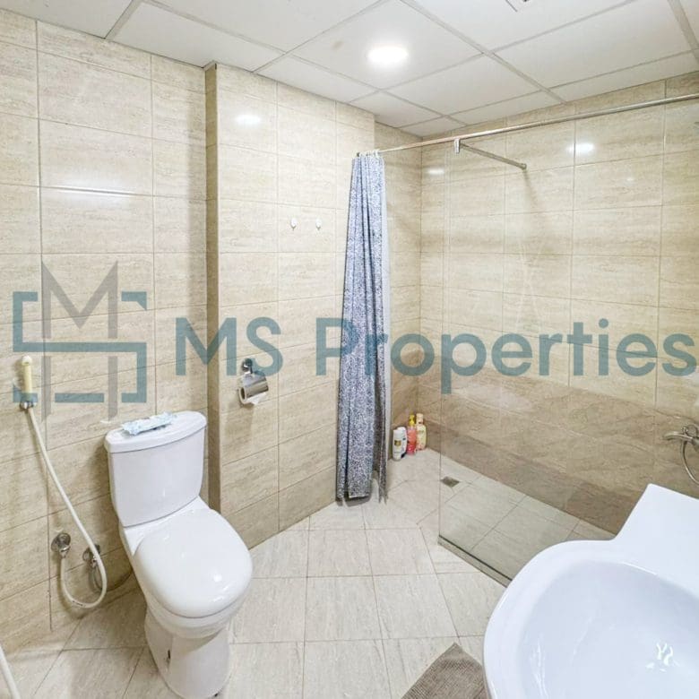 Classic and Homy 2 Bedroom Apartment | Balcony