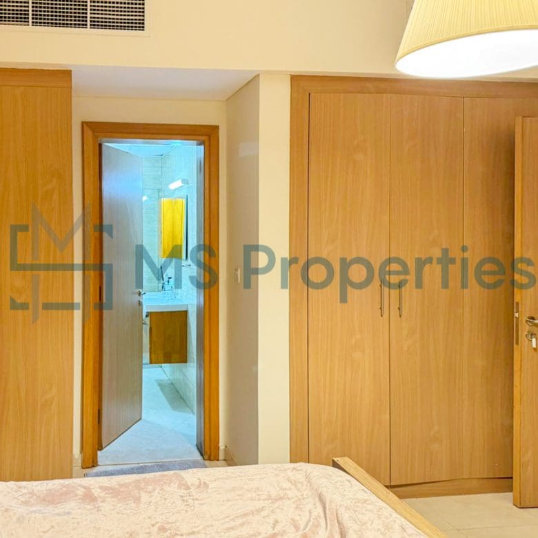 Classic and Homy 2 Bedroom Apartment | Balcony
