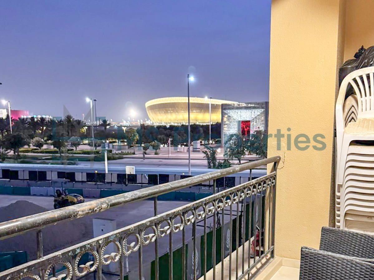 Classic and Homy 2 Bedroom Apartment | Balcony