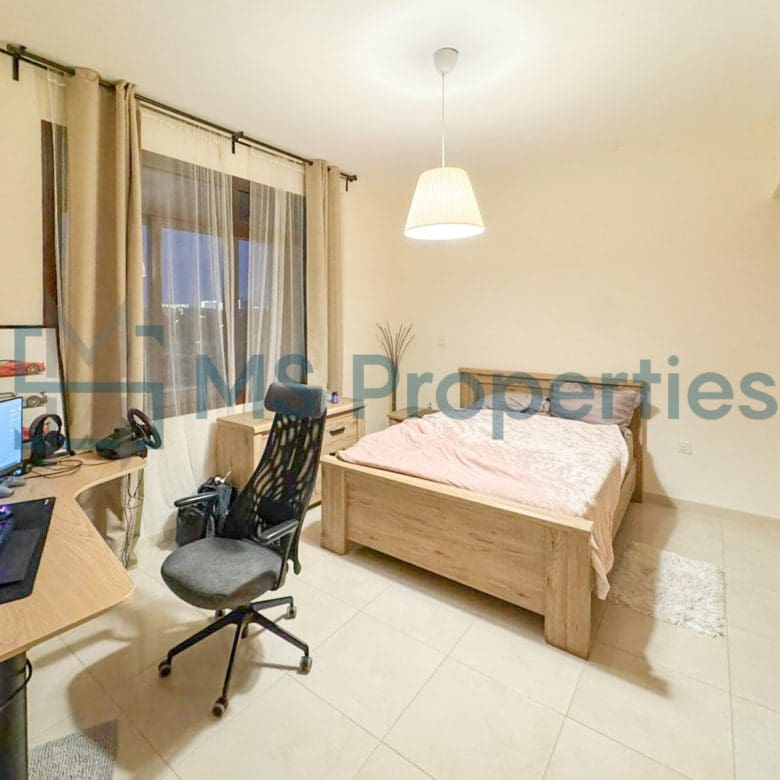 Classic and Homy 2 Bedroom Apartment | Balcony