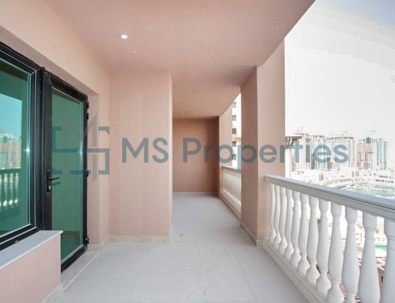 2 BHK Flat with Amazing Full Marina View Balcony