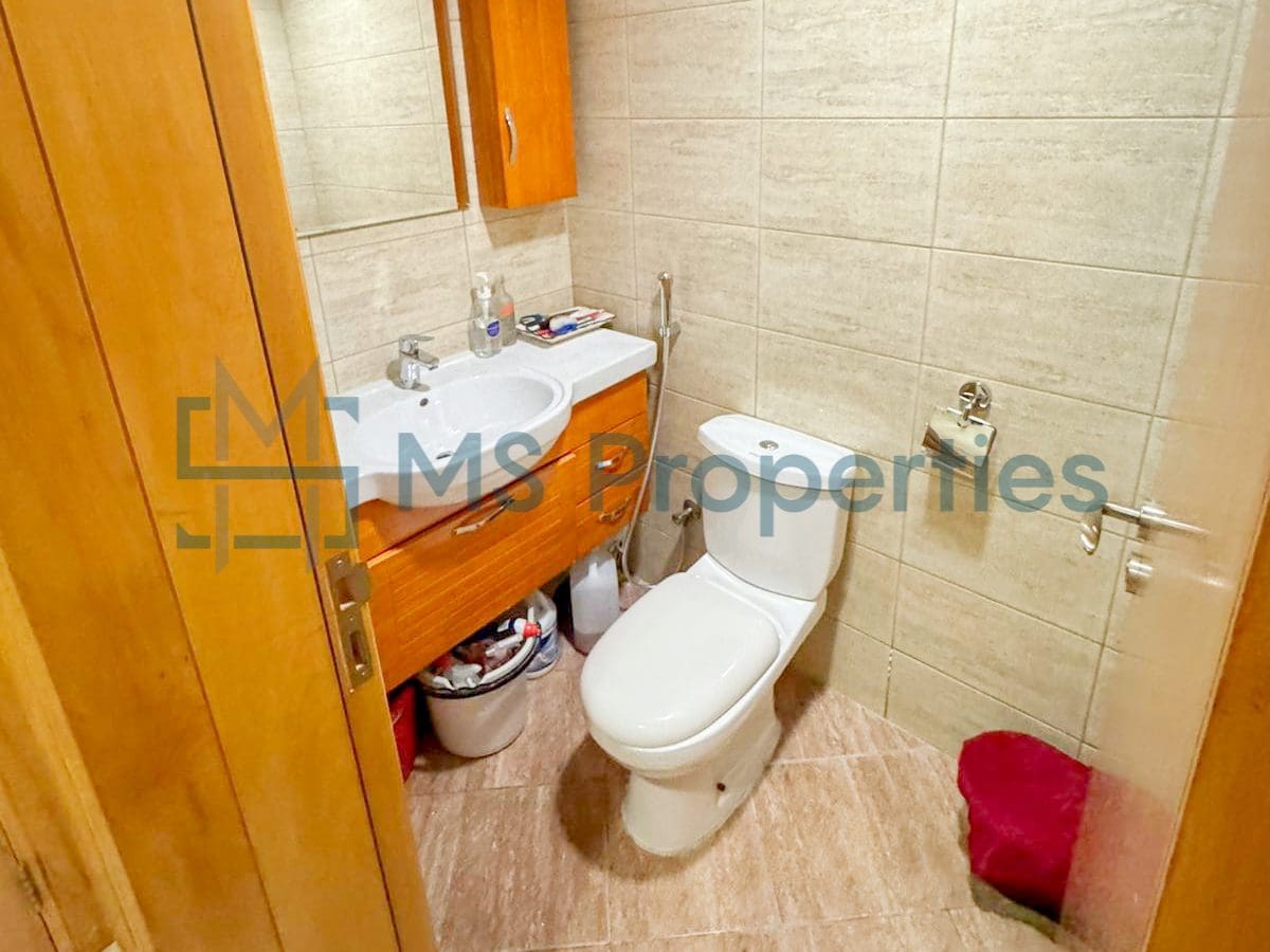 Classic and Homy 2 Bedroom Apartment | Balcony