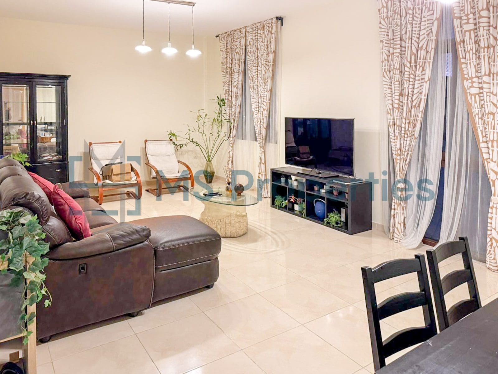 Classic and Homy 2 Bedroom Apartment | Balcony