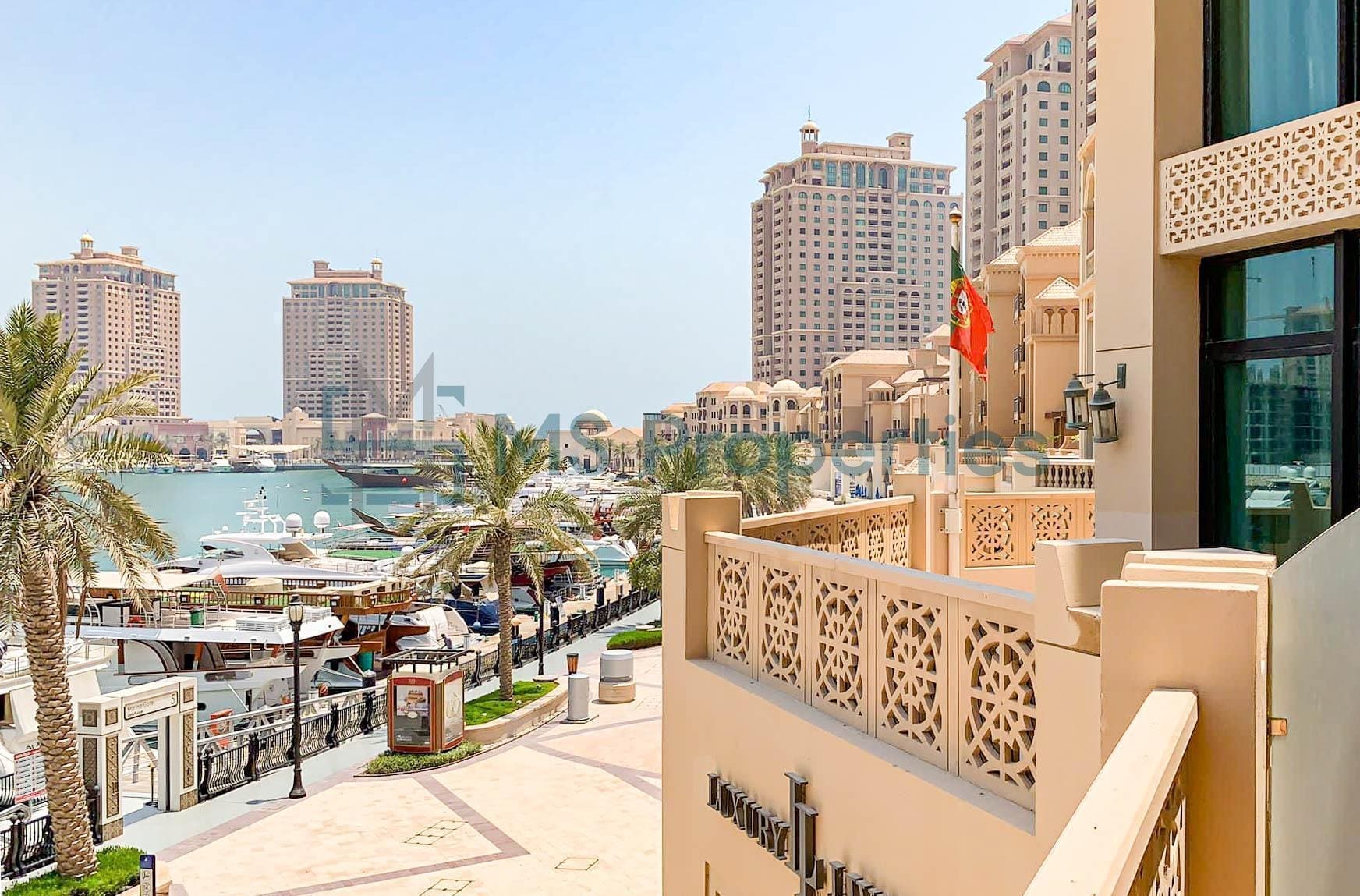 Luxurious 1Bedroom Townhouse with Stunning Balcony View