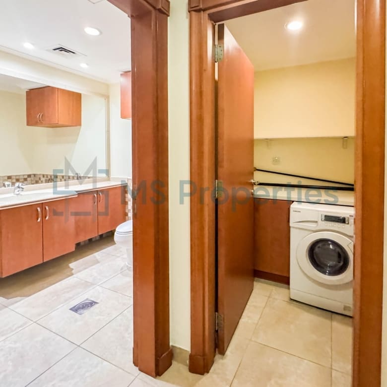 Stunning and Cozy 1BHK Apartment with Balcony