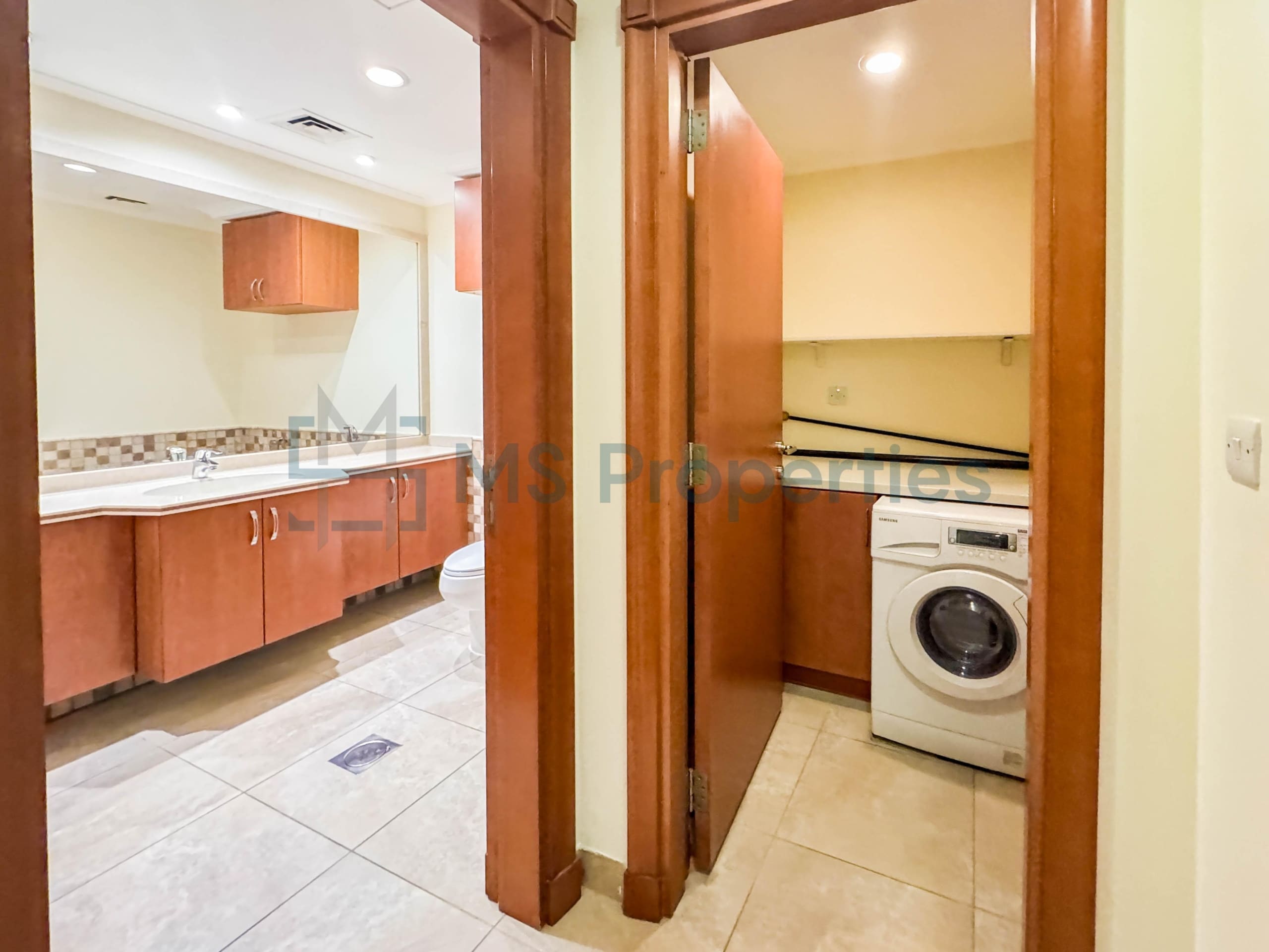Stunning and Cozy 1BHK Apartment with Balcony