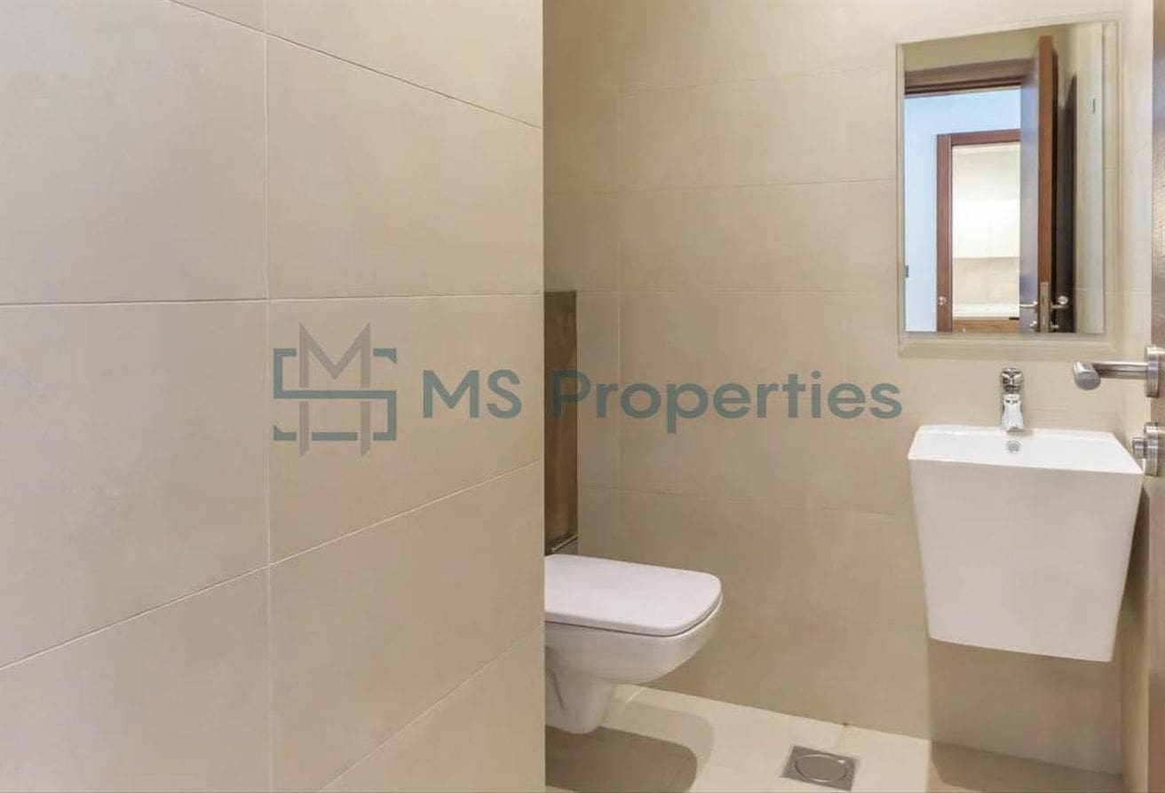 Stunning City View Balcony 1BHK Flat | Bills Included