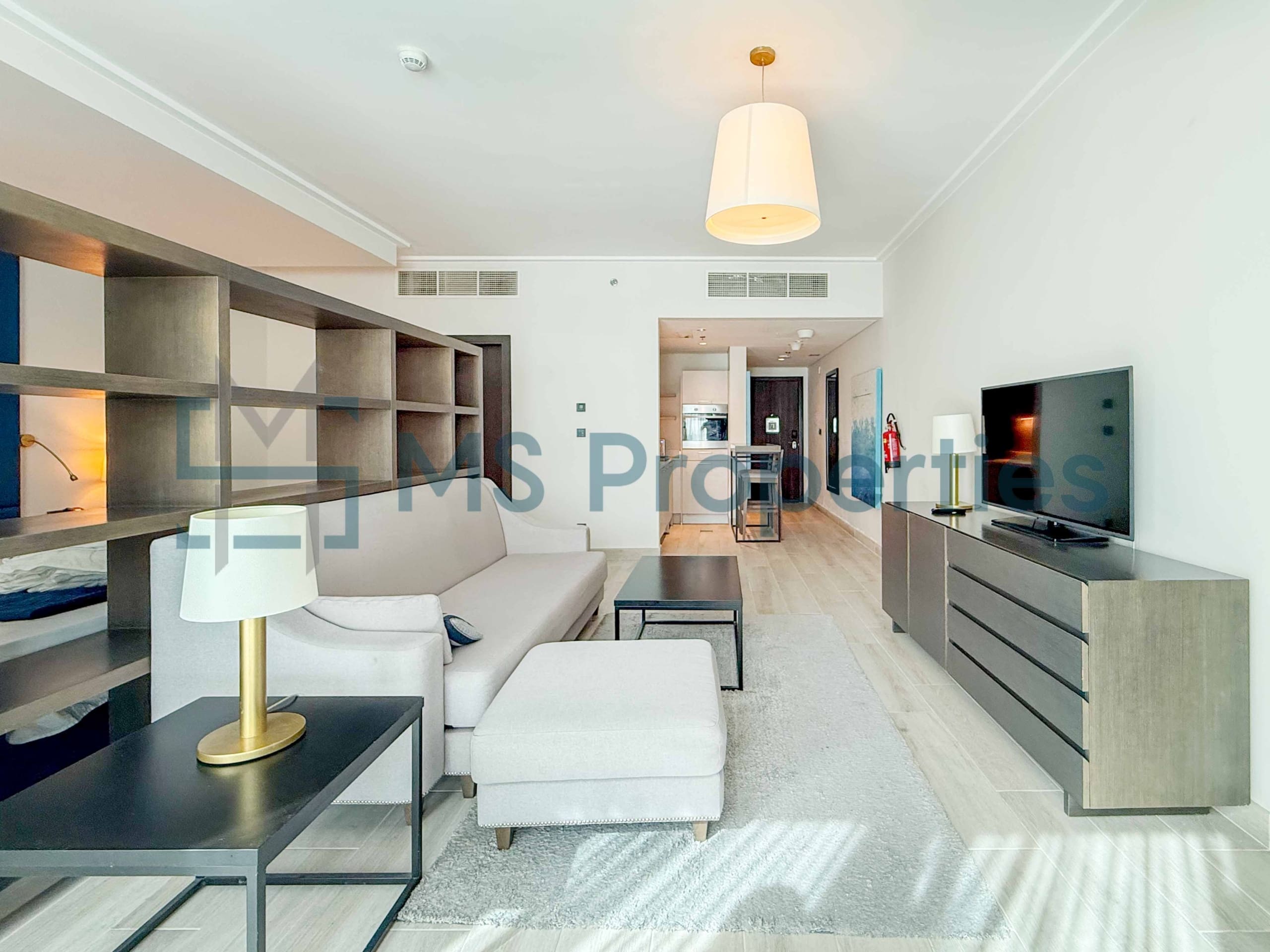 Alluring and Pristine Studio Flat + Bills Included