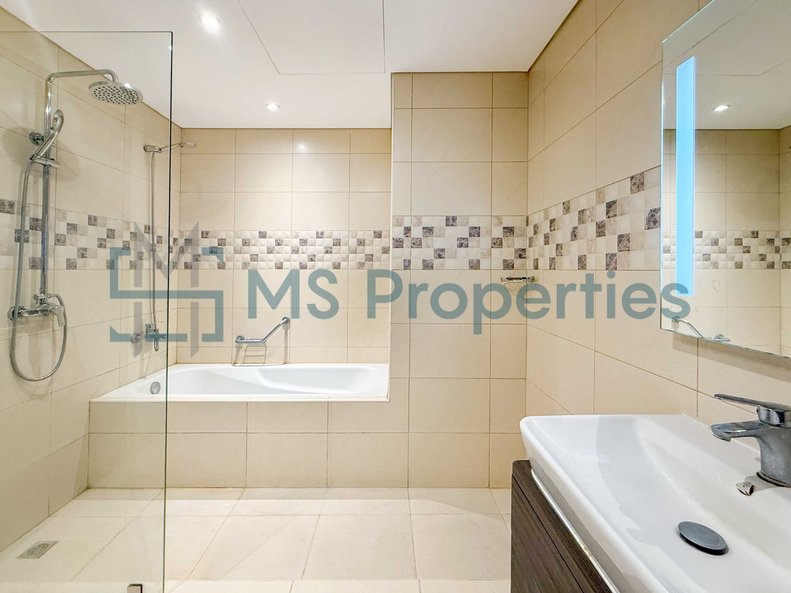 Alluring and Pristine Studio Flat + Bills Included