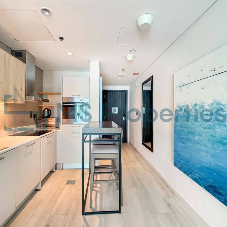 Alluring and Pristine Studio Flat + Bills Included