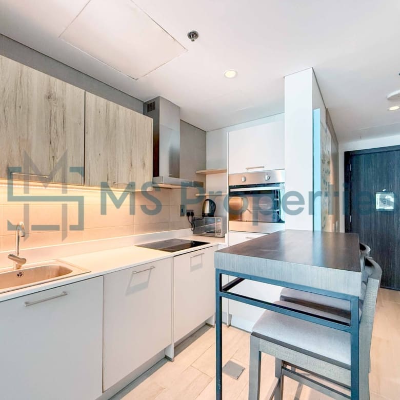 Alluring and Pristine Studio Flat + Bills Included