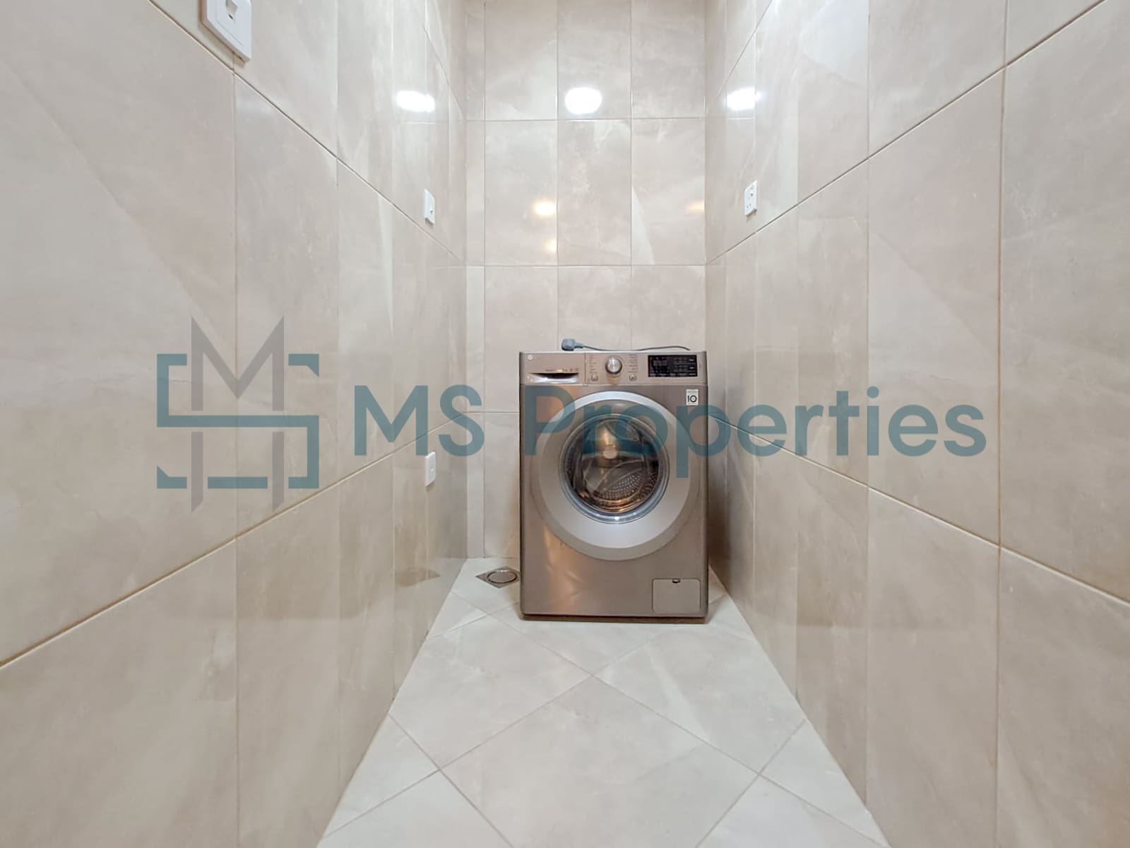 Low Rate | 2BHK Flat with Balcony | Prime Location