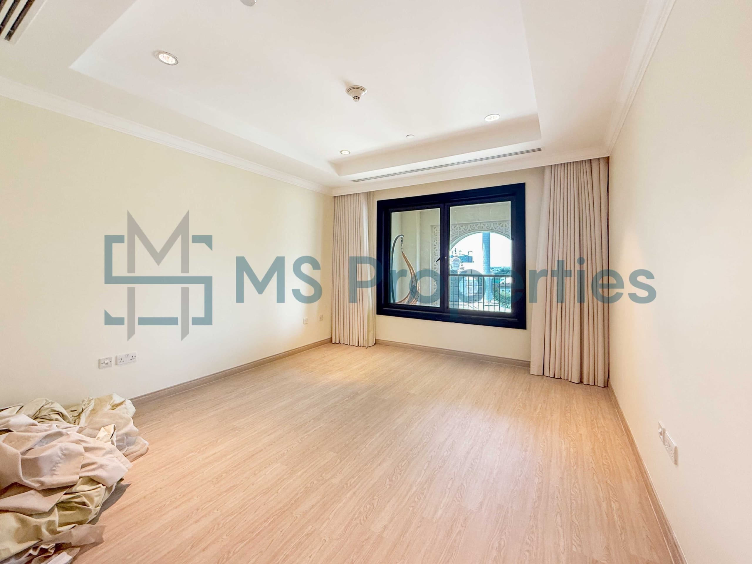 Cozy 1BHK with Spacious Balcony and Amazing View