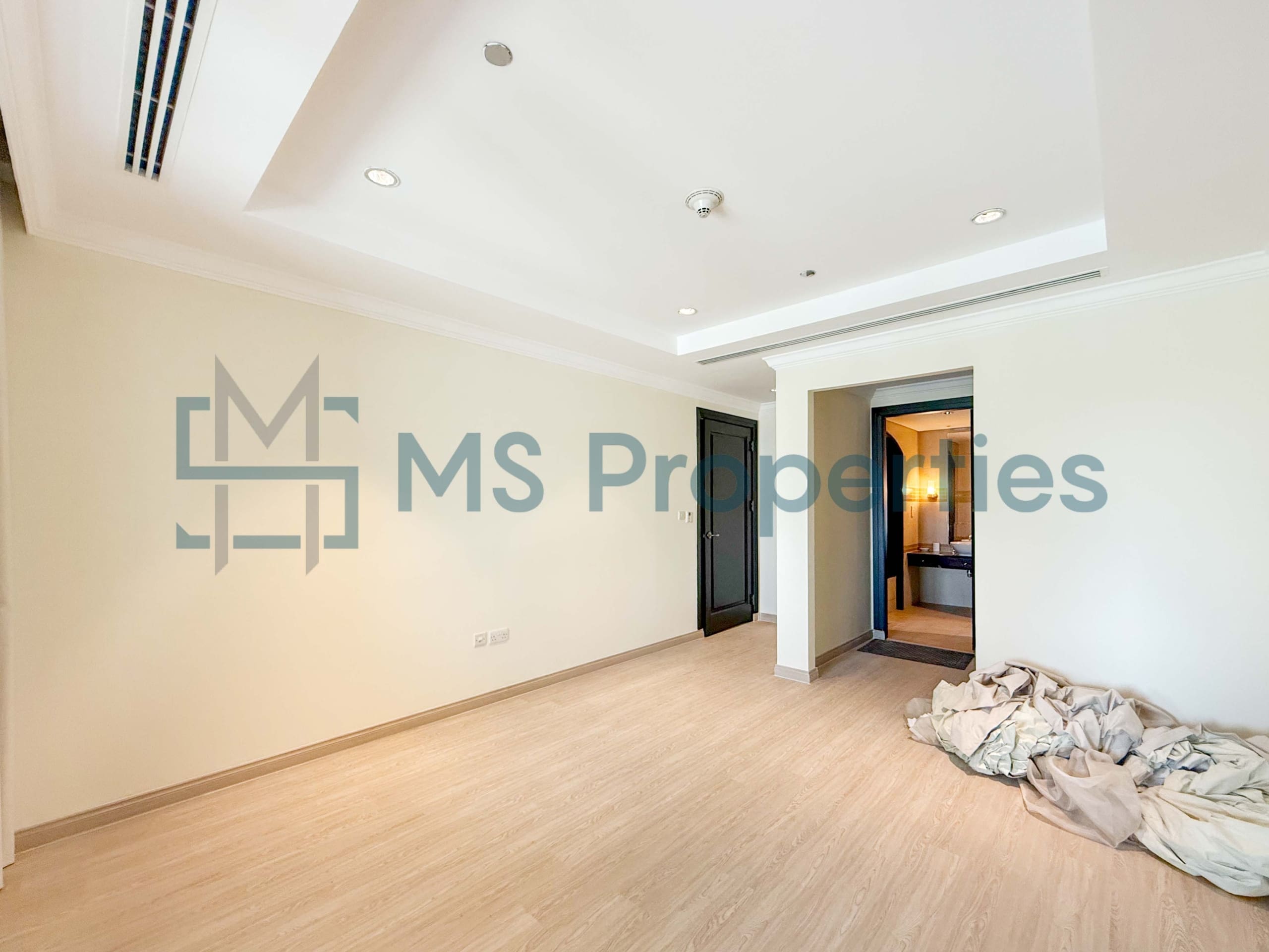 Cozy 1BHK with Spacious Balcony and Amazing View