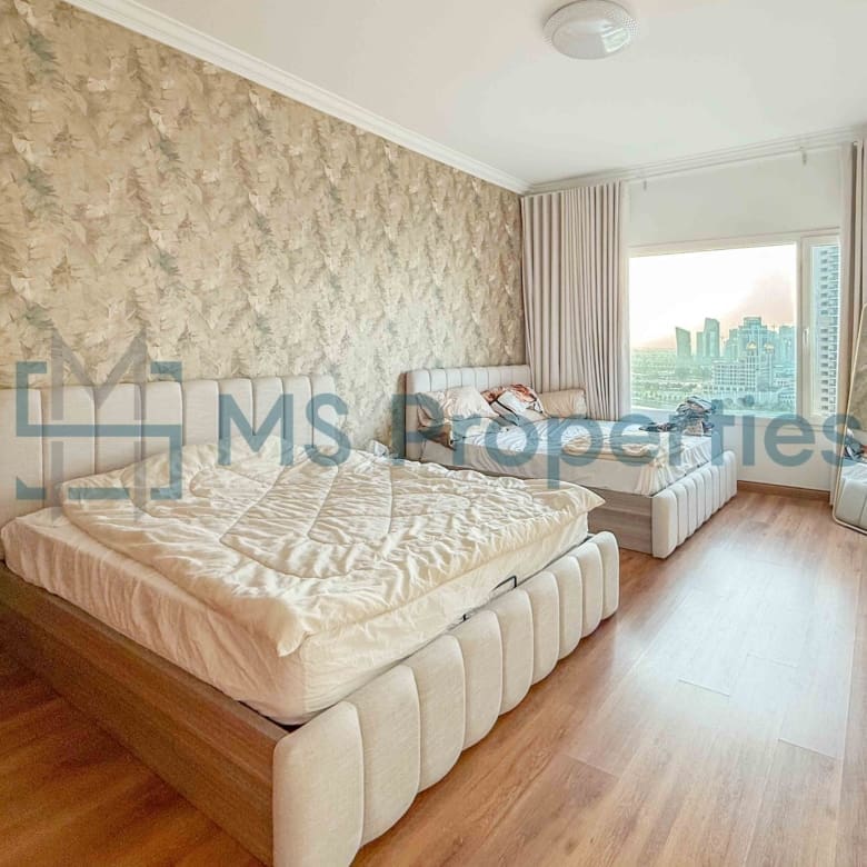 Comfortable & Cozy 2BHK Flat with Amazing Balcony