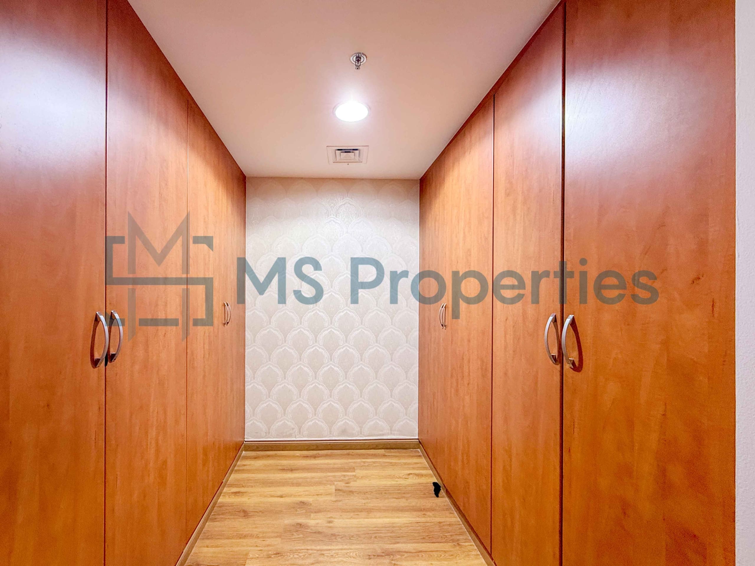 Comfortable & Cozy 2BHK Flat with Amazing Balcony