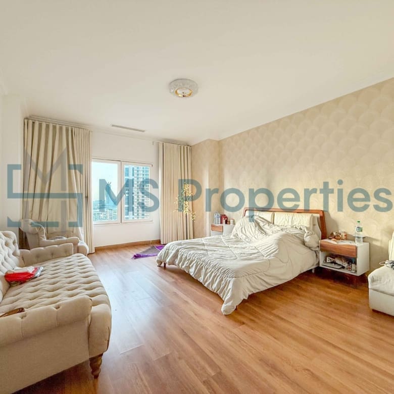 Comfortable & Cozy 2BHK Flat with Amazing Balcony