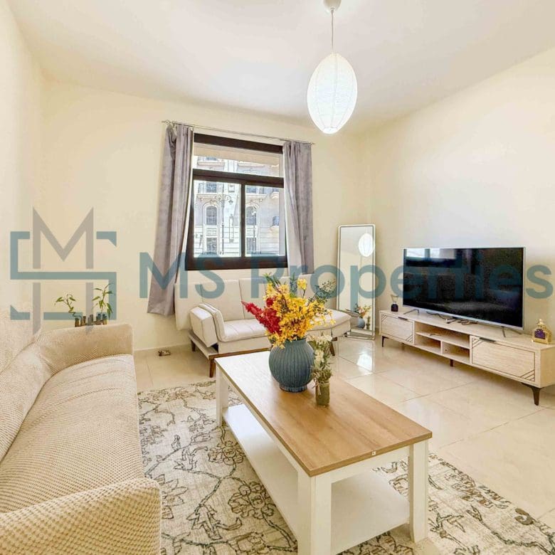 Stunningly Furnished 1BHK Flat in Prime Location