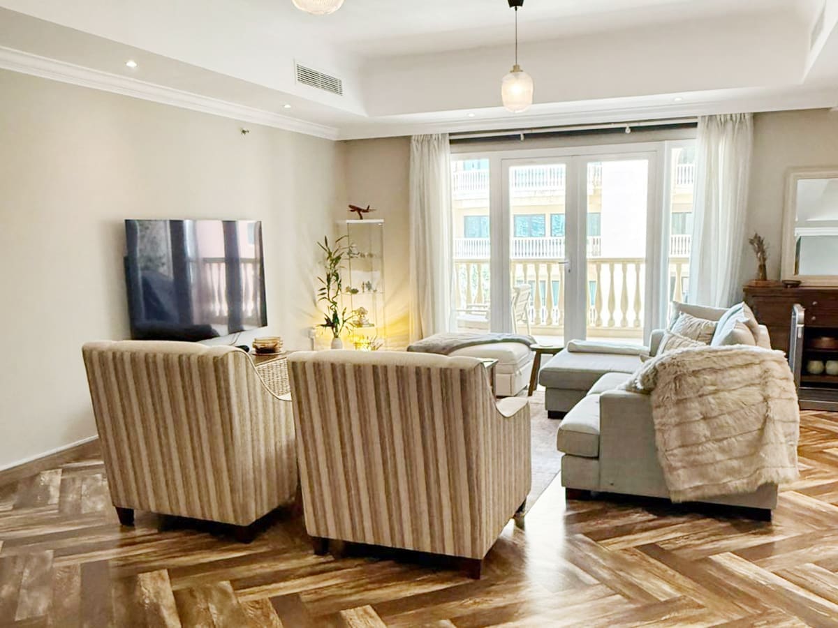 Stunning and Breath-taking 2BHK in Prime area of The Pearl