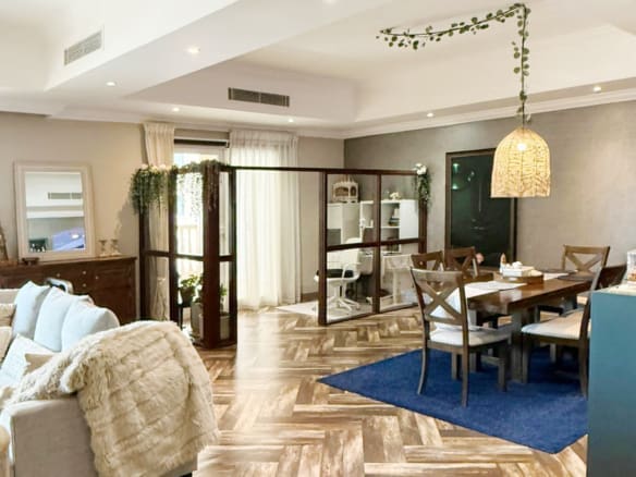Stunning and Breath-taking 2BHK in Prime area of The Pearl