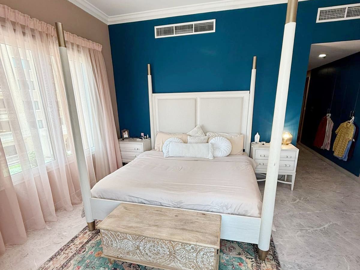 Stunning and Breath-taking 2BHK in Prime area of The Pearl
