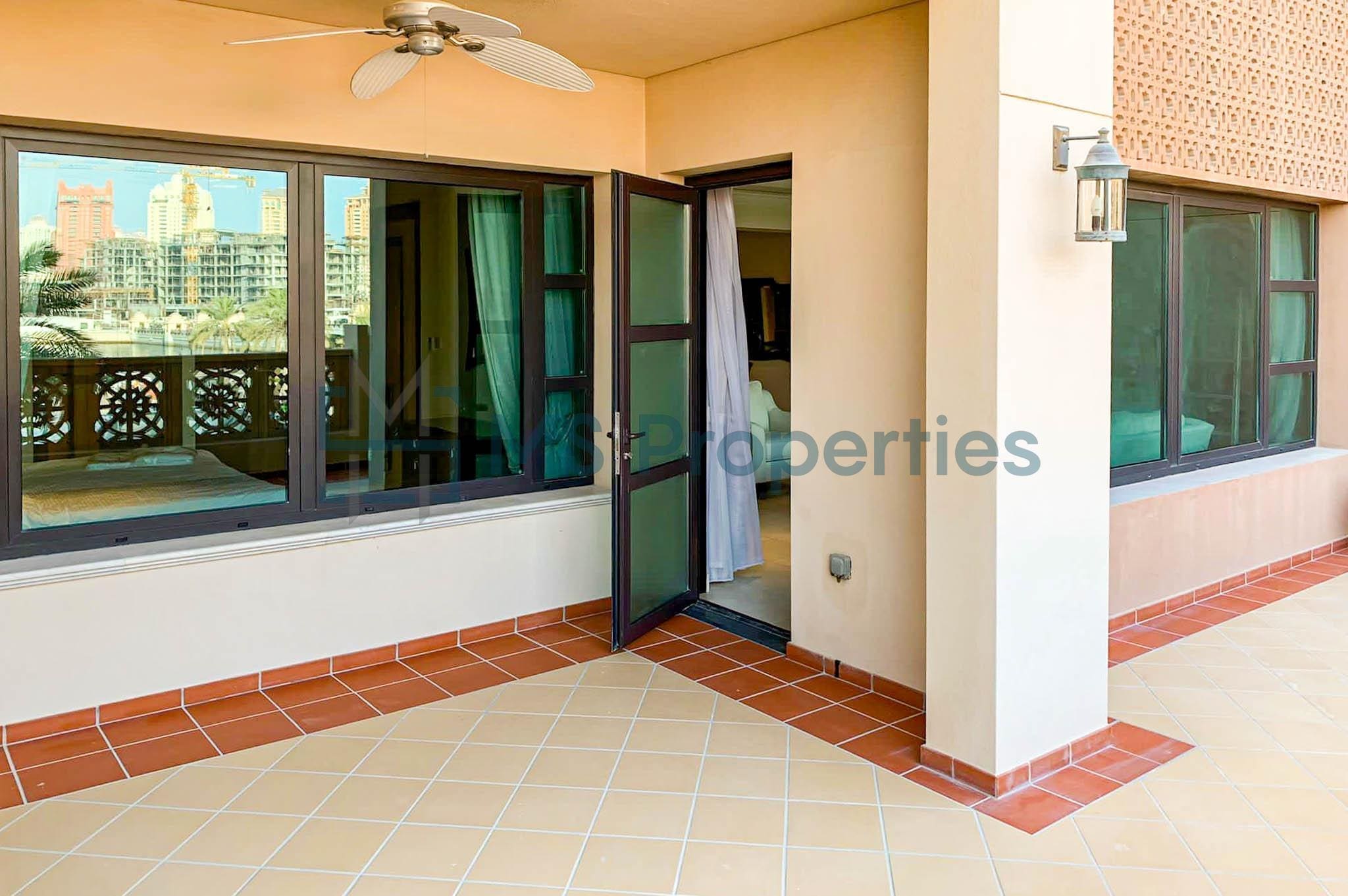 Luxurious 1Bedroom Townhouse with Stunning Balcony View