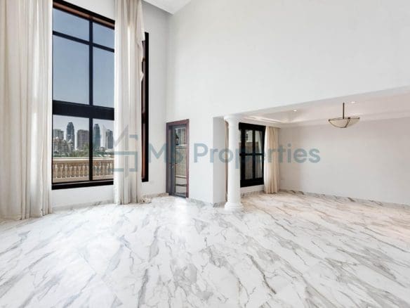 Refined Interior 4BHK+Maid Duplex Townhouse