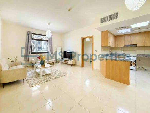 Stunningly Furnished 1BHK Flat in Prime Location