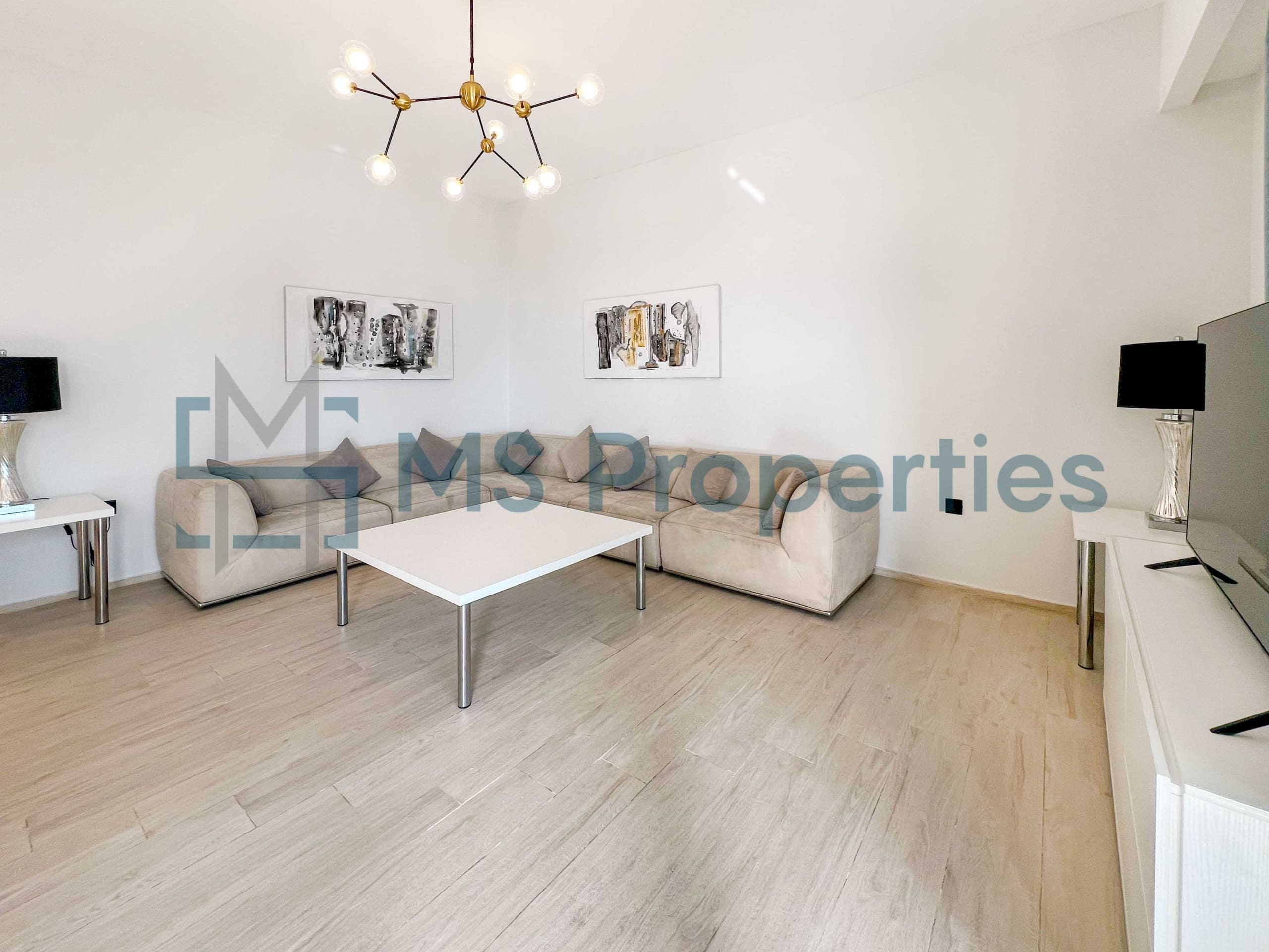 Modern Style 3BHK Flat | Balcony | Including Bills